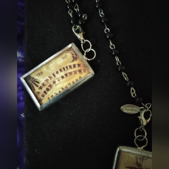 Quija board / Moon Pendant from Victorian Trading Company - Picture 2 of 4